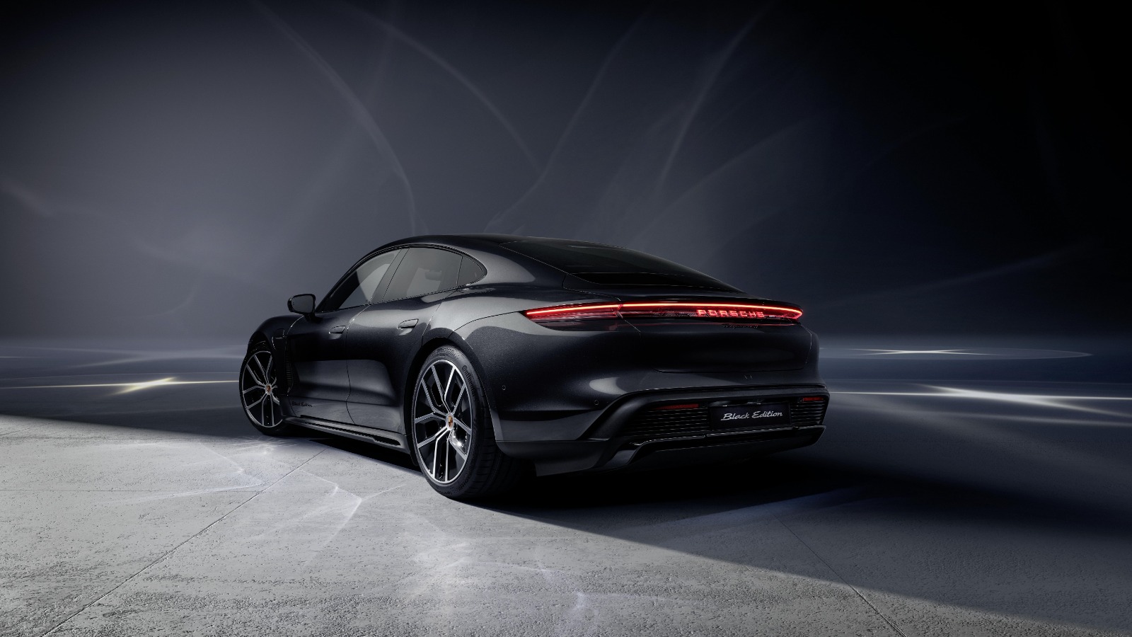 Taycan Black Edition