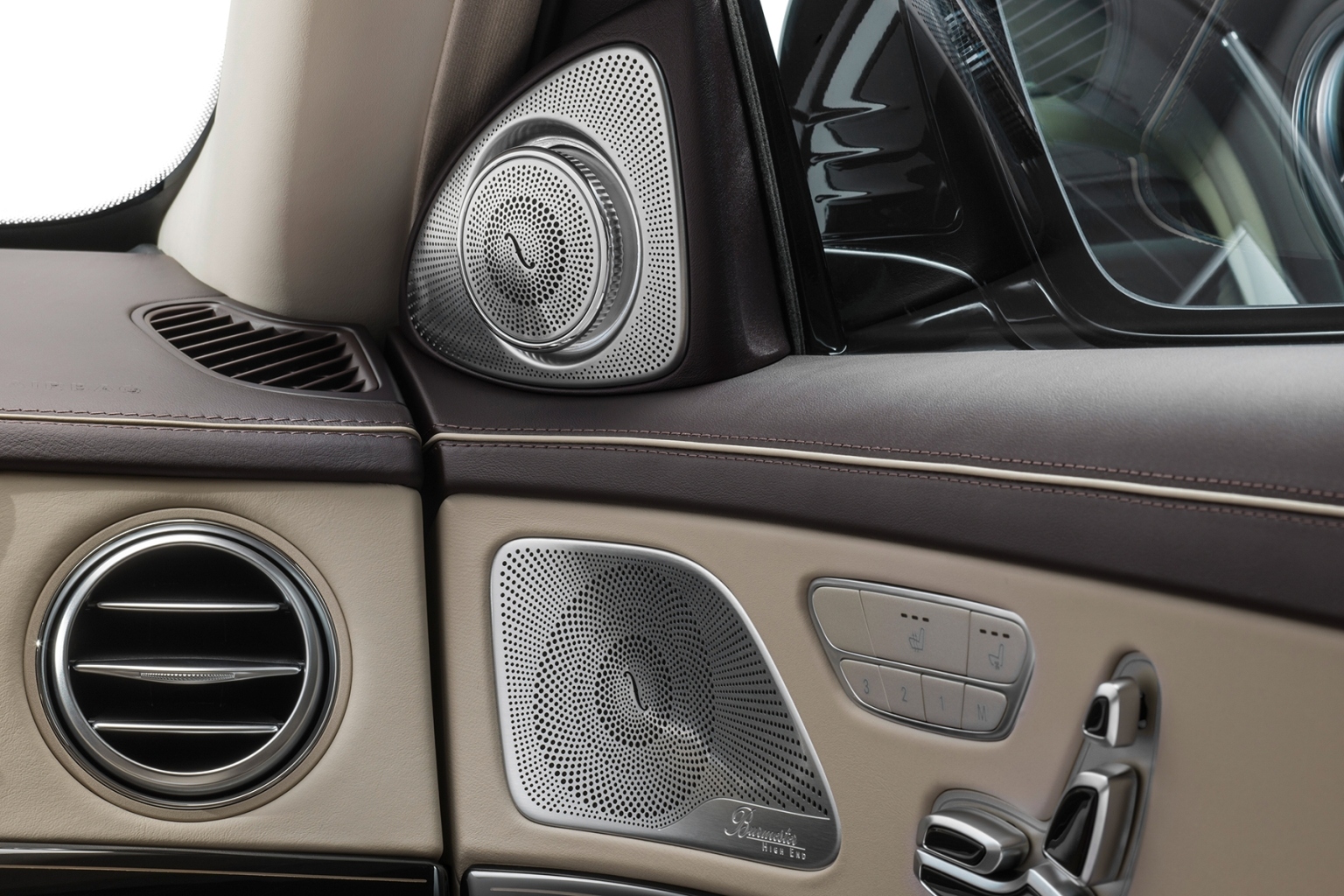 Mercedes Maybach Infotainment System