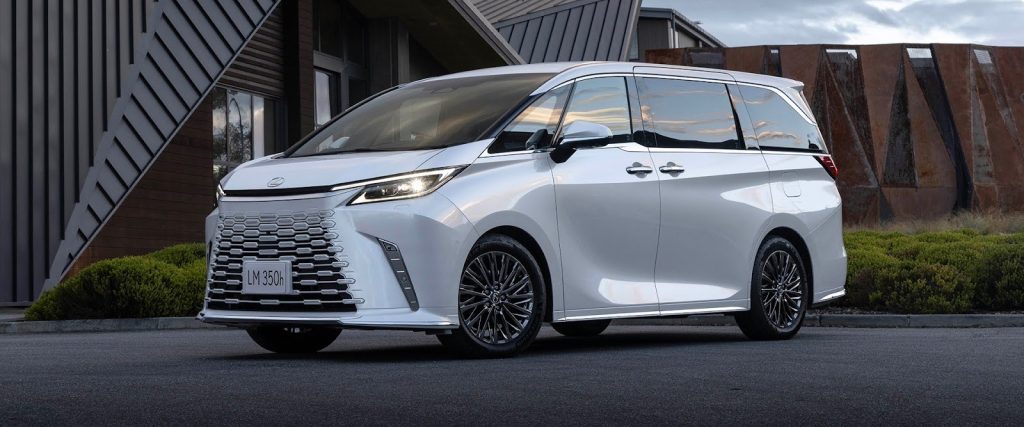 Lexus LM 2026