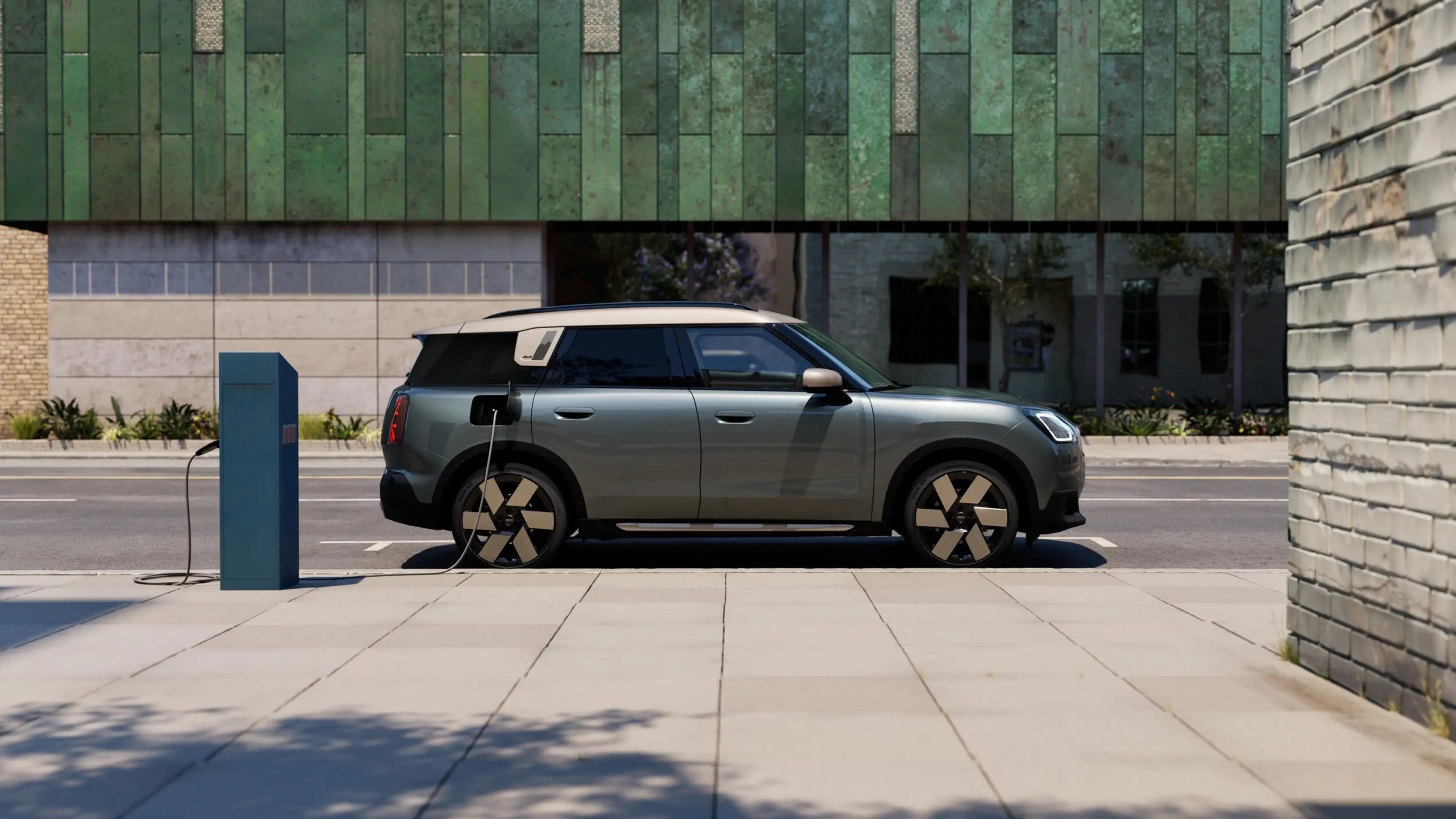 Read more about the article MINI Countryman Electric Range: Is 500 KM Real? (2026 Update)