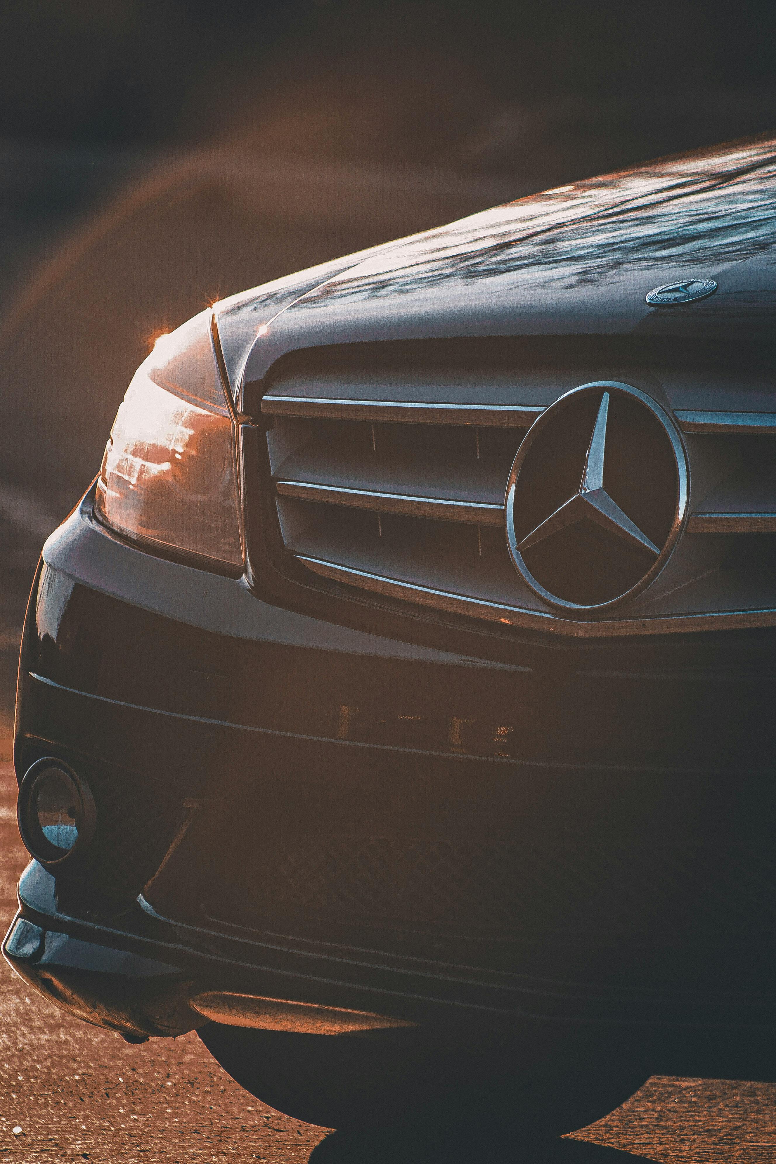 Mercedes-Benz Banner